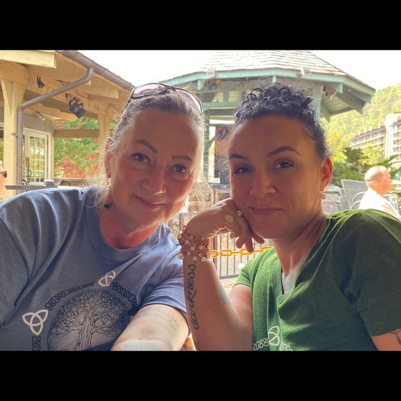 Meet your Posher, Kim - Picture 1 of 1